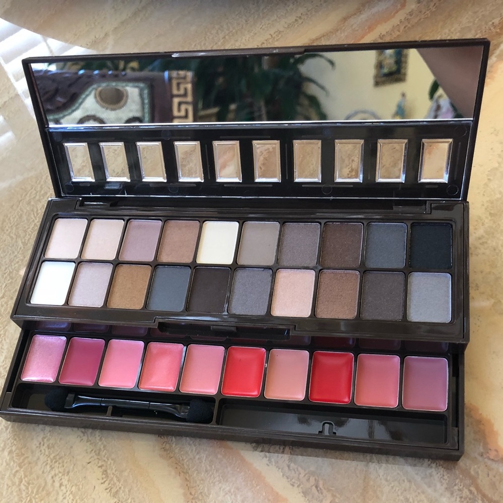 NYX- “Nude on Nude” palette